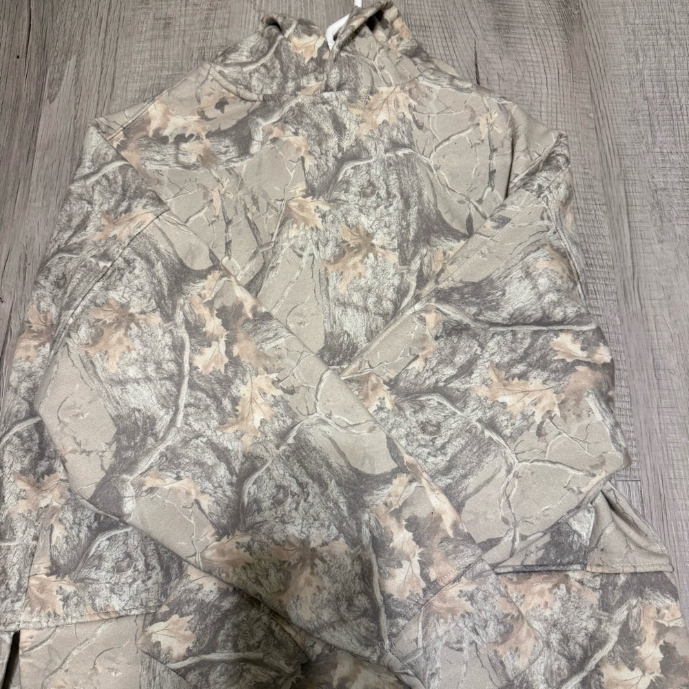 Camouflage cropped sweatshirt and short set